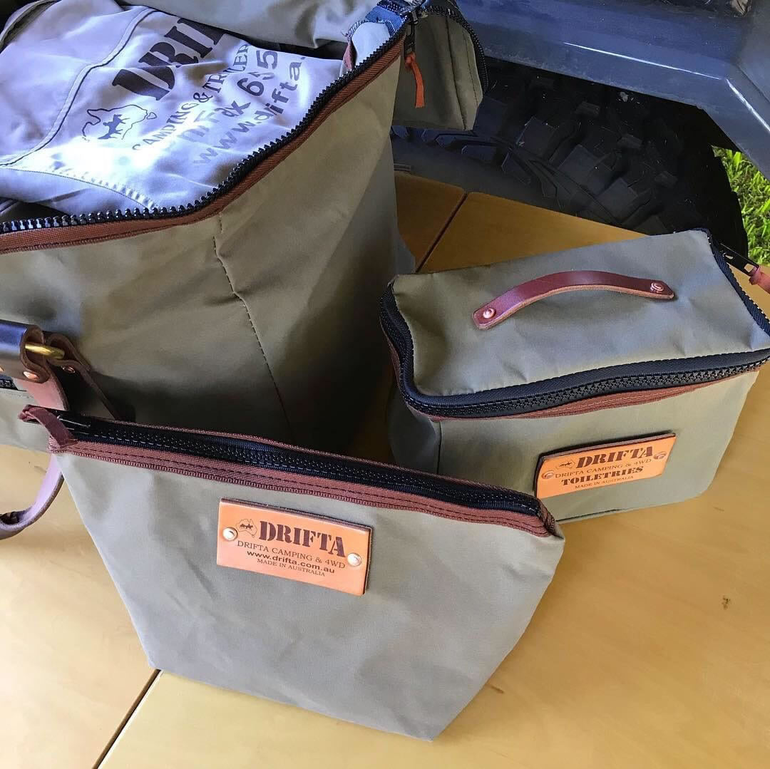 PREMIUM TOILETRY BAG