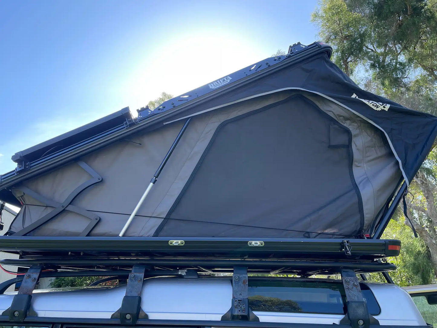 WILDLANDS BUSH CRUISER VERSION 2 ROOF TOP TENT