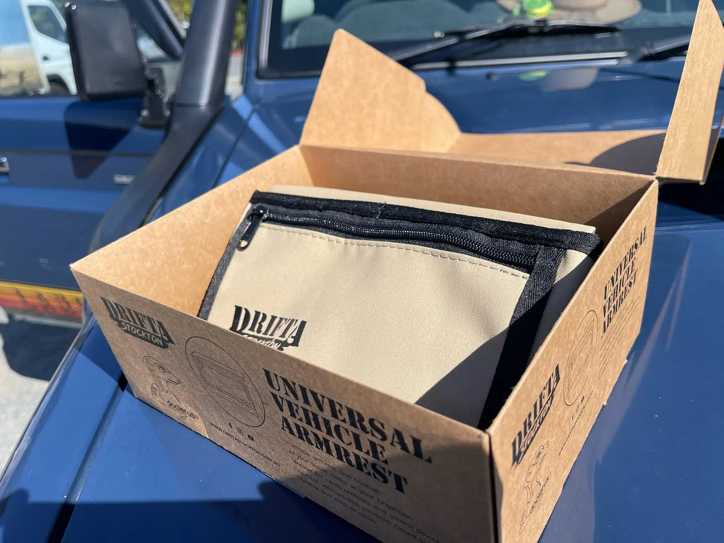 UNIVERSAL VEHICLE ARMREST DOOIERUS