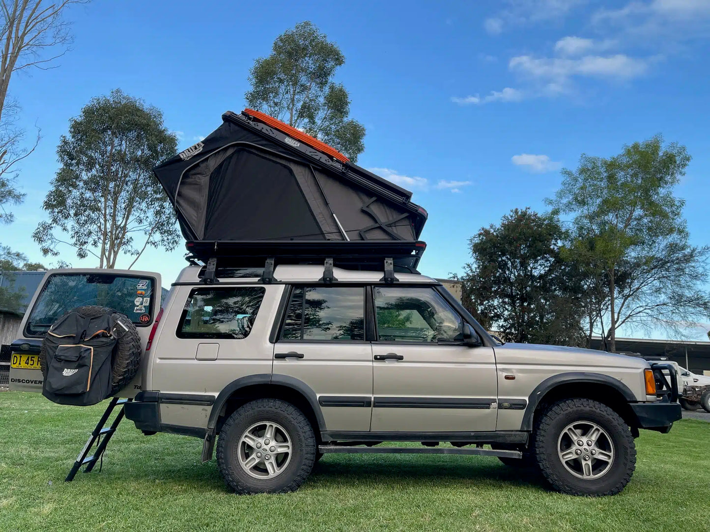 WILDLANDS BUSH CRUISER VERSION 2 ROOF TOP TENT