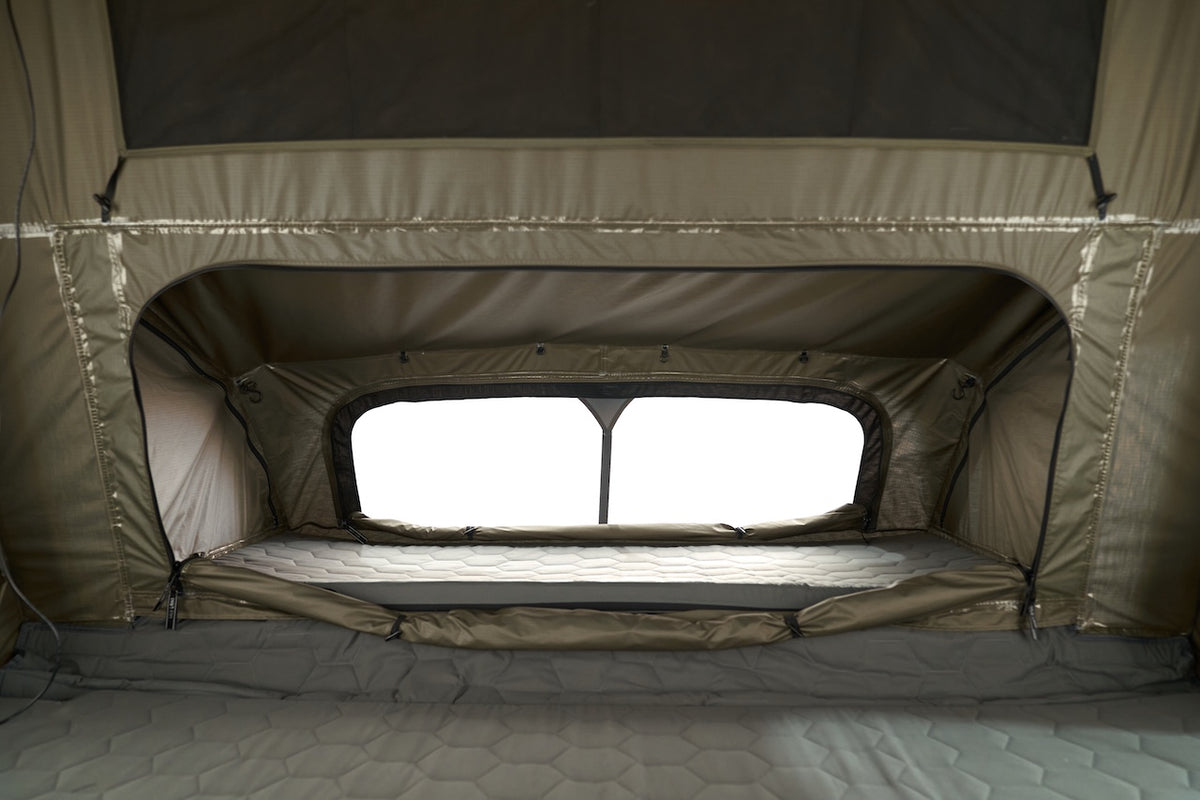 WILD LAND DESERT CRUISER PLUS ROOF TOP TENT