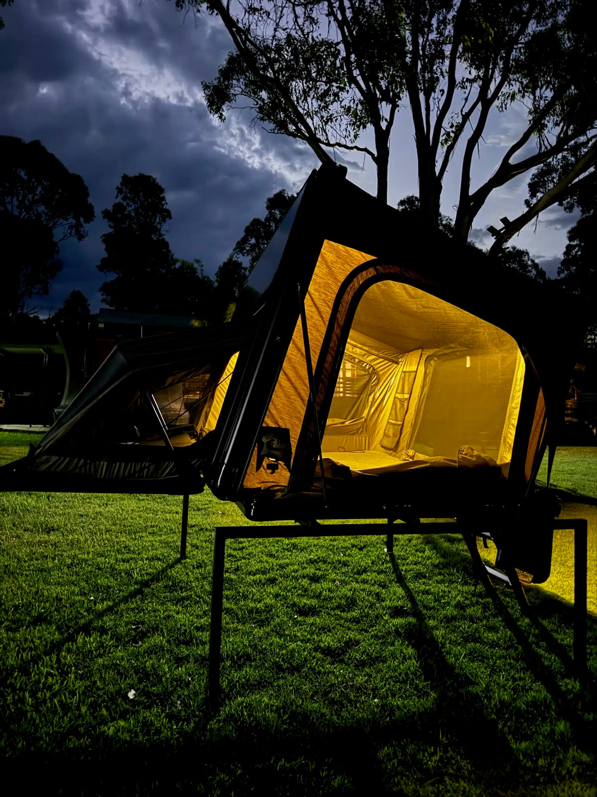 WILD LAND DESERT CRUISER PLUS ROOF TOP TENT