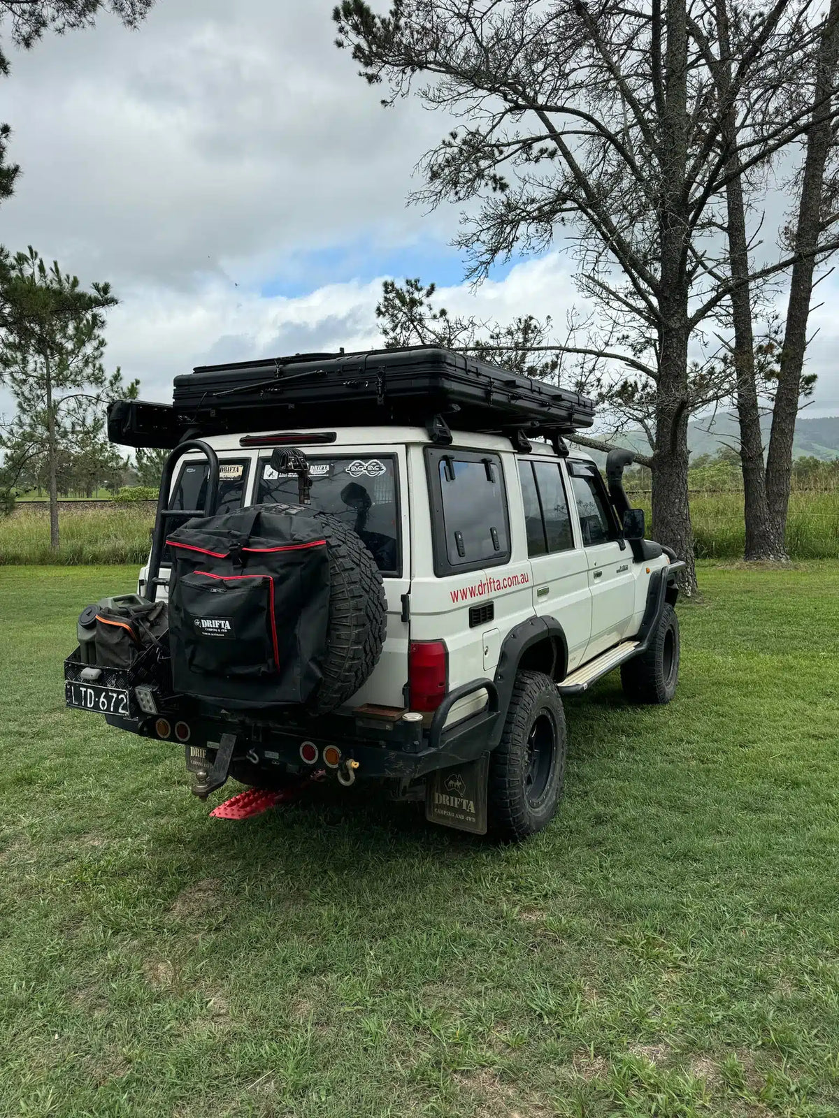 WILD LAND DESERT CRUISER PLUS ROOF TOP TENT