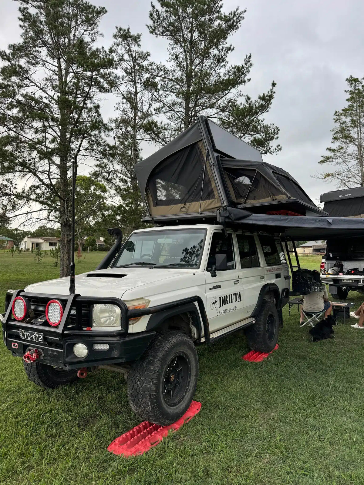 WILD LAND DESERT CRUISER PLUS ROOF TOP TENT