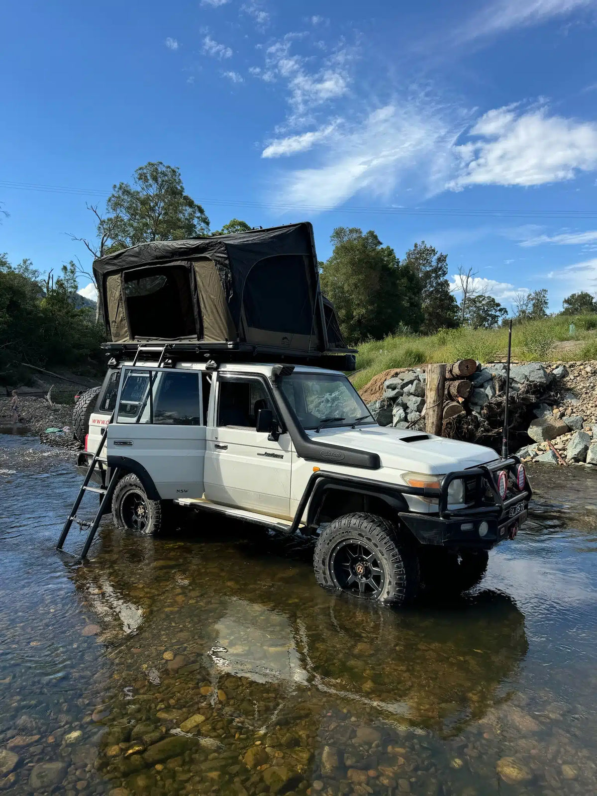WILD LAND DESERT CRUISER PLUS ROOF TOP TENT