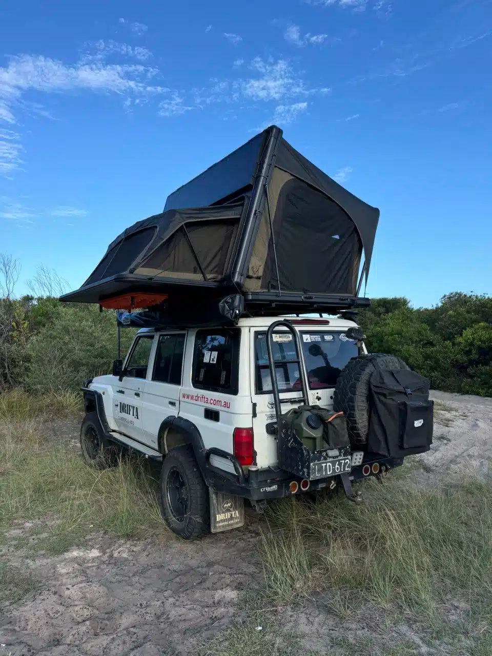 WILD LAND DESERT CRUISER PLUS ROOF TOP TENT