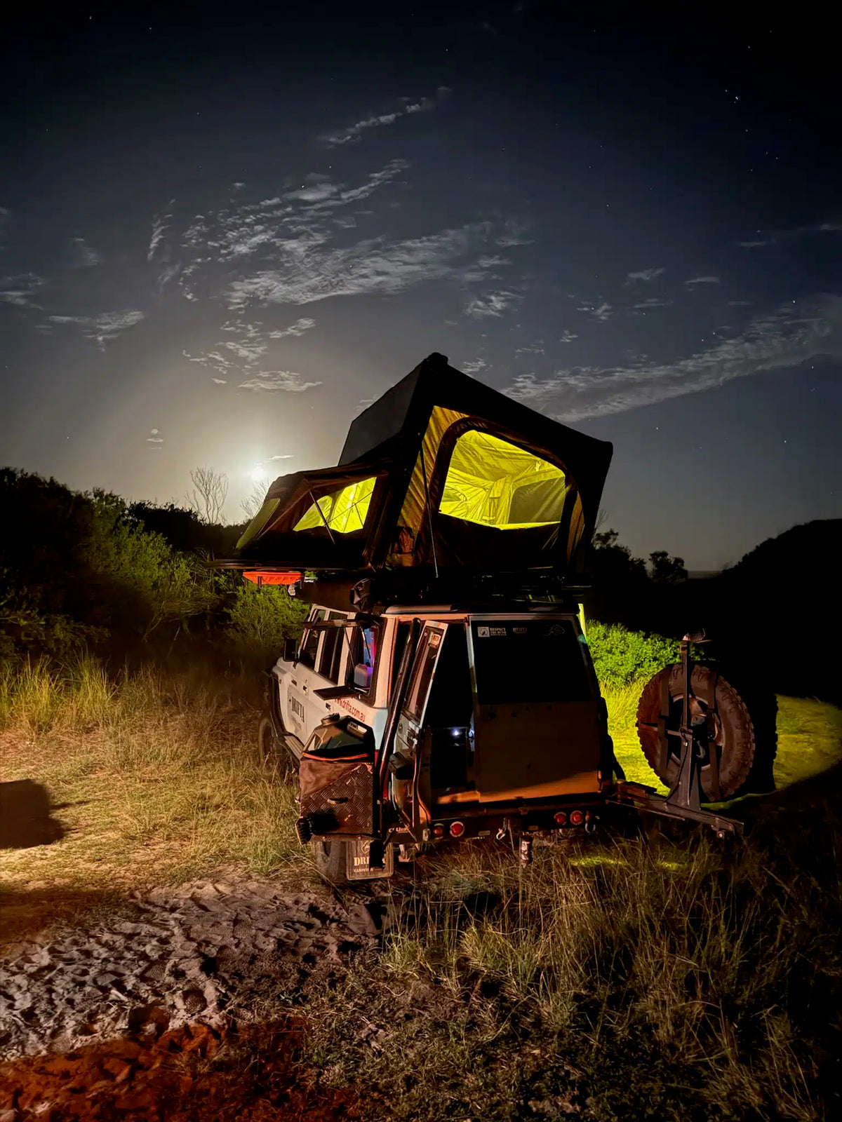WILD LAND DESERT CRUISER PLUS ROOF TOP TENT