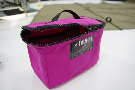 TOILETRY BAG