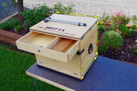 SMALL TRAVEL KITCHEN WITH LID